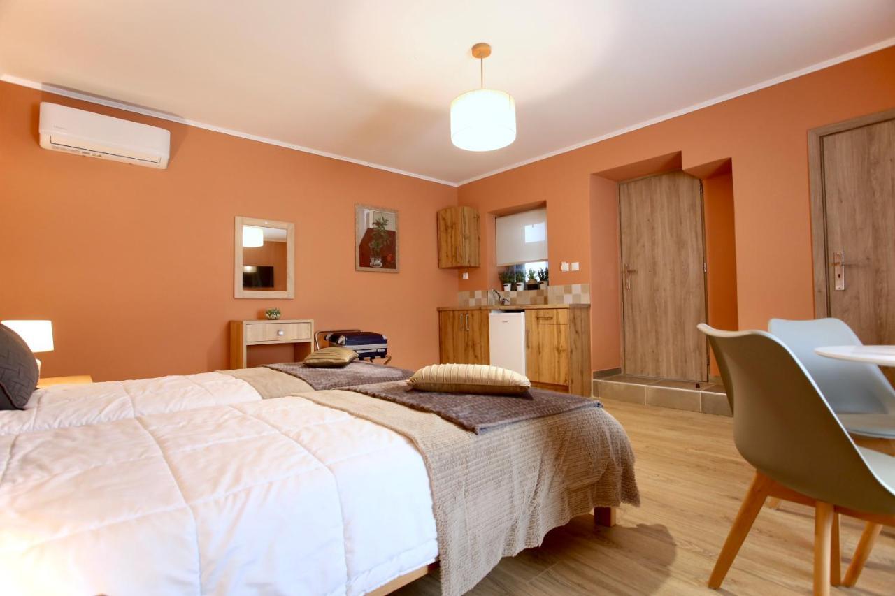 Gk Mediterranean Village - Airport Free Shuttle By Gk Properties Markópoulon Extérieur photo